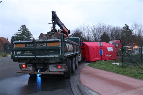 Fietsster (41) in levensgevaar afgevoerd na aanrijding met ...